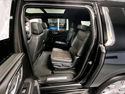 Certified 2023 Chevrolet Suburban High Country image 15