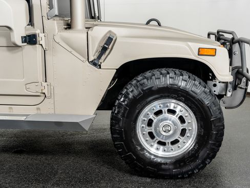 Used 2003 HUMMER H1 4-Door Wagon image 6
