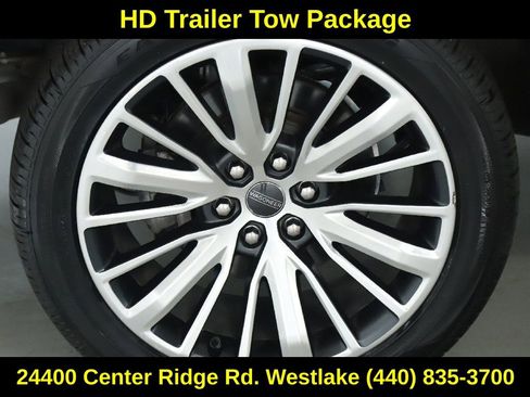 Used 2024 Jeep Grand Wagoneer Series III w/ HD Trailer Tow Package AWD/4WD image 12