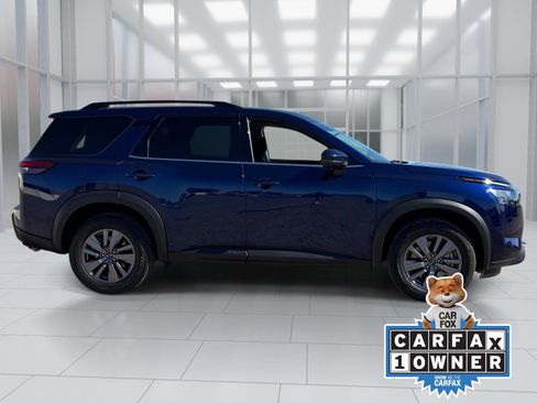 Certified 2025 Nissan Pathfinder SV FWD image 7