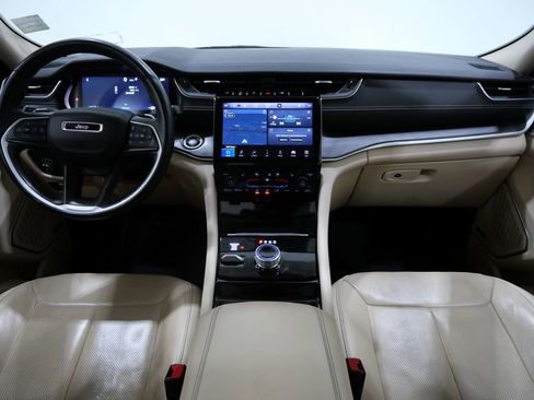 Used 2021 Jeep Grand Cherokee L Limited w/ Luxury Tech Group II image 10