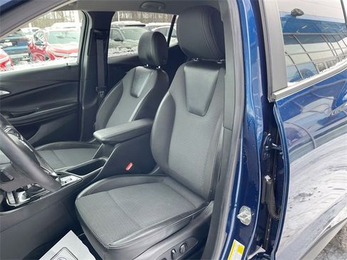 Certified 2022 Buick Encore GX Select w/ Advanced Technology Package image 18