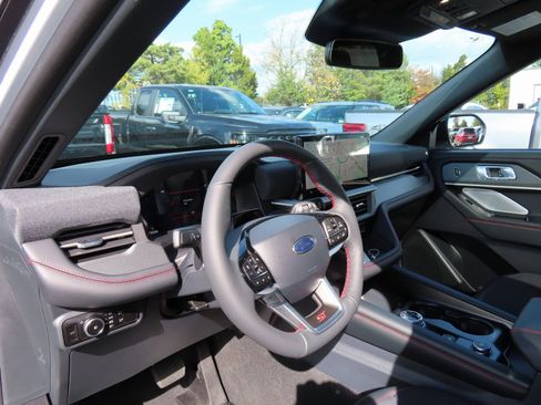 New 2026 Ford Explorer ST w/ Sun And Sound Package image 9