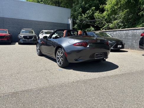 Used 2023 MAZDA MX-5 Miata Grand Touring RWD image 4