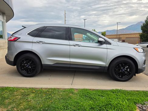 Used 2021 Ford Edge SEL w/ Convenience Package AWD/4WD image 4
