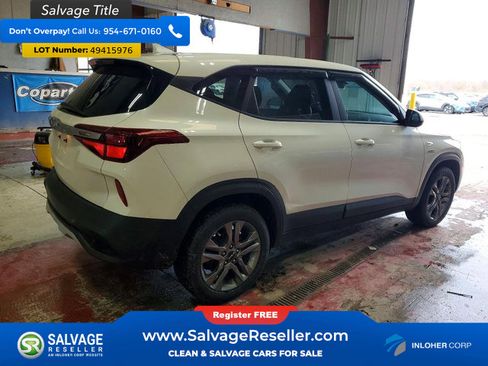 Used 2023 Kia Seltos LX AWD/4WD image 4