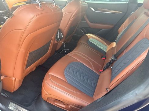 Used 2018 Maserati Levante GranLusso AWD/4WD image 16