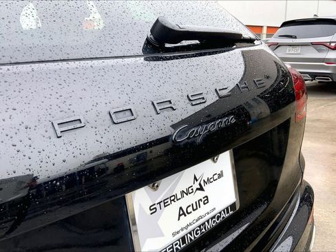 Used 2018 Porsche Cayenne Platinum Edition image 29