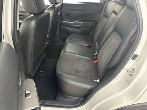 Used 2018 Mitsubishi Outlander Sport SE AWD/4WD image 14
