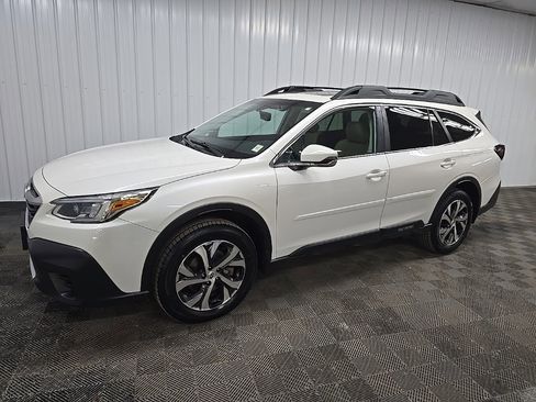 Used 2022 Subaru Outback Limited image 6