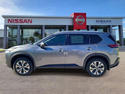 Certified 2021 Nissan Rogue SV w/ Premium Package image 8