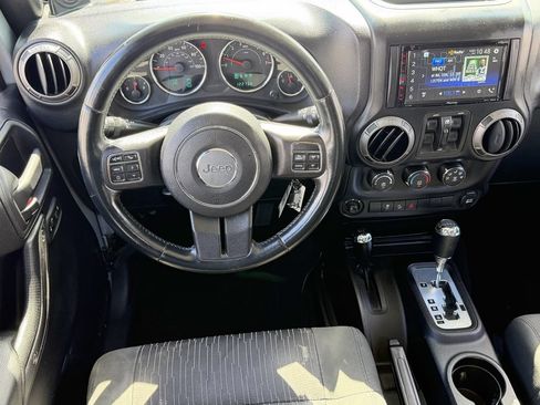 Used 2012 Jeep Wrangler Unlimited Sport AWD/4WD image 12