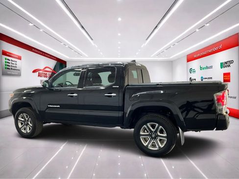 Used 2016 Toyota Tacoma Limited w/ Towing Package image 5