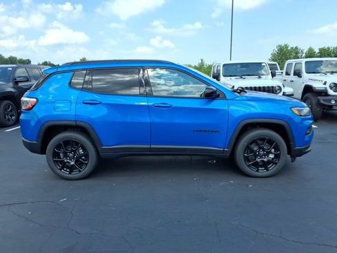 New 2026 Jeep Compass Latitude AWD/4WD image 17