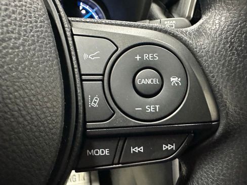 Used 2025 Toyota RAV4 XLE AWD/4WD image 20