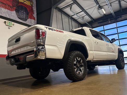 Used 2023 Toyota Tacoma TRD Off-Road AWD/4WD image 39