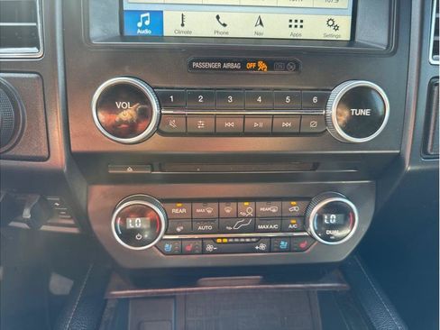 Used 2018 Ford Expedition Limited w/ Equipment Group 301A AWD/4WD image 20