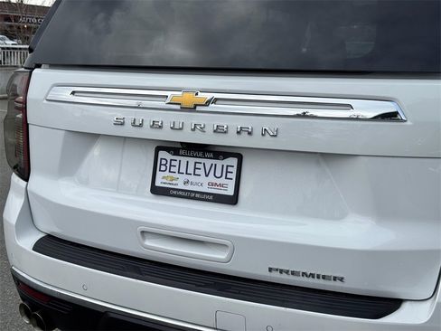 Used 2023 Chevrolet Suburban Premier image 15