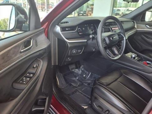 Used 2024 Jeep Grand Cherokee L Limited w/ Luxury Tech Group II AWD/4WD image 35