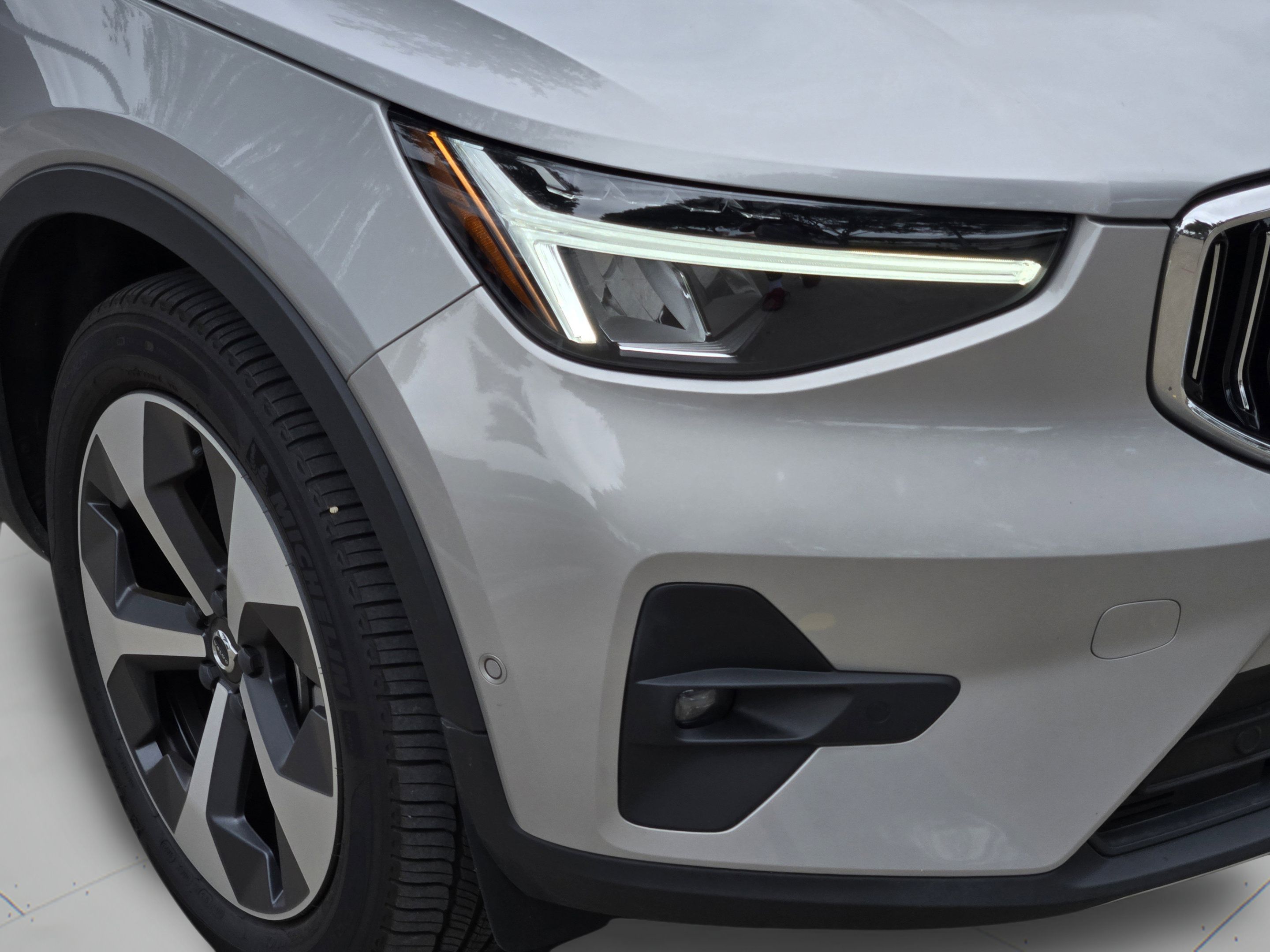 Used 2023 Volvo XC40 B5 Plus w/ Protection Package Premier AWD/4WD image 33