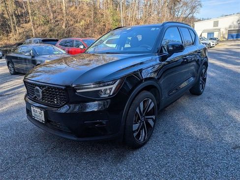 Certified 2023 Volvo XC40 B5 Plus w/ Protection Package Premier image 3