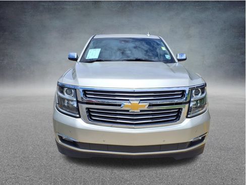 Used 2015 Chevrolet Suburban LTZ RWD image 2
