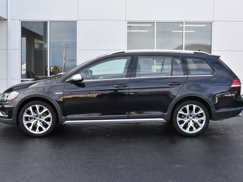 Used 2019 Volkswagen Golf Alltrack SE image 12