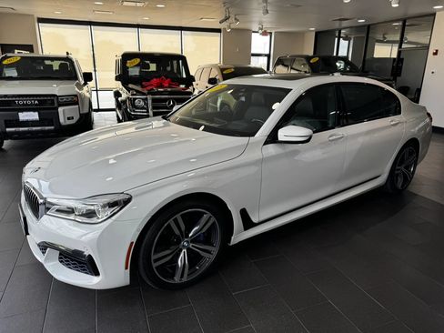 Used 2018 BMW 750i xDrive AWD/4WD image 2