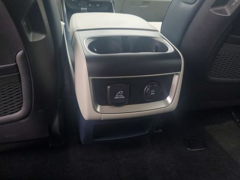 Used 2025 Kia Carnival SX Prestige FWD image 15
