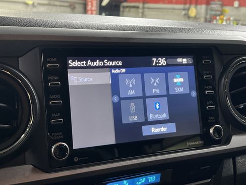 Used 2022 Toyota Tacoma TRD Sport image 18