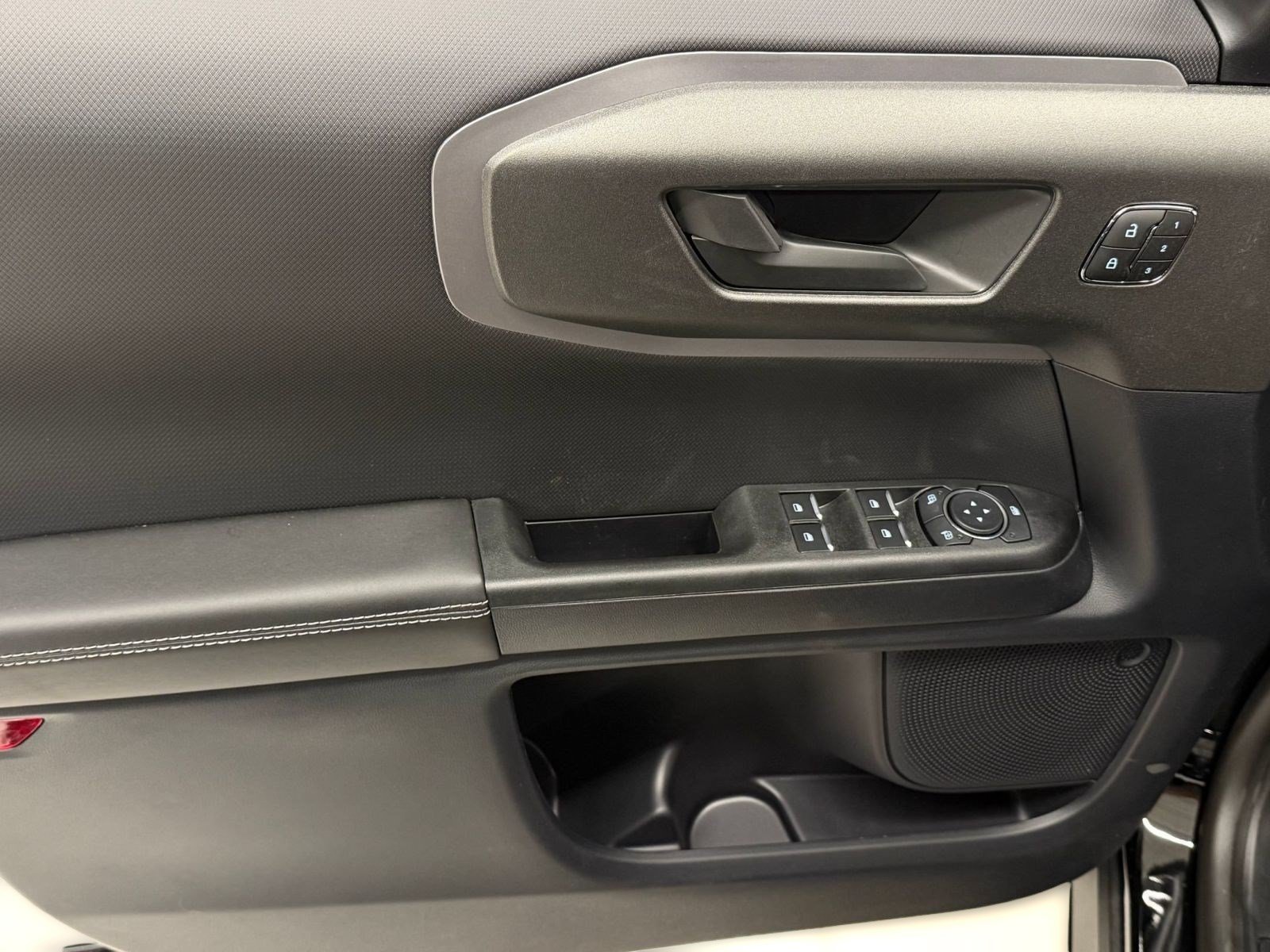New 2026 Ford Bronco Sport Outer Banks w/ Interior Protection Package AWD/4WD image 11