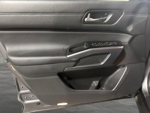 Used 2022 Nissan Pathfinder SL w/ SL Premium Package image 10