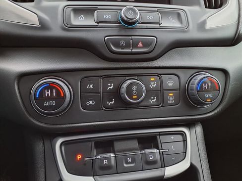 Certified 2022 GMC Terrain SLE w/ Driver Convenience Package image 8