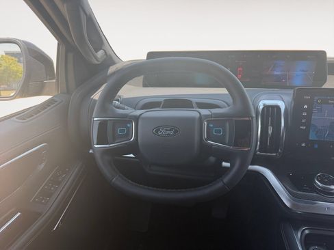 Used 2026 Ford Expedition Max Platinum w/ Stealth Performance Package AWD/4WD image 12