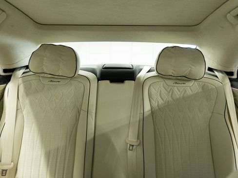 Used 2026 Bentley Flying Spur Plug-In Hybrid image 41