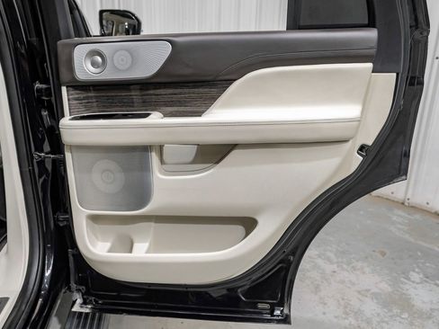 Used 2020 Lincoln Navigator Black Label w/ Cargo Convenience Package AWD/4WD image 51