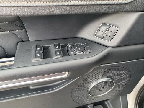 Used 2019 Ford Expedition Platinum AWD/4WD image 16