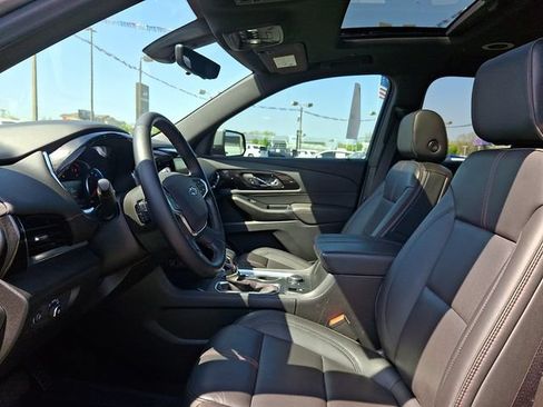 Used 2023 Chevrolet Traverse RS w/ LPO, Floor Liner Package AWD/4WD image 13