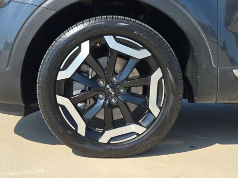 Certified 2024 Kia Telluride S w/ S Sunroof Package AWD/4WD image 12