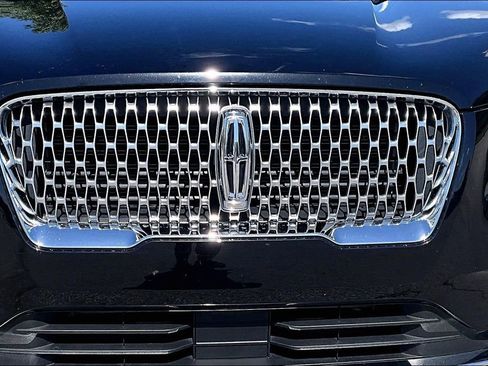 Used 2021 Lincoln Corsair AWD w/ Premium Package image 28