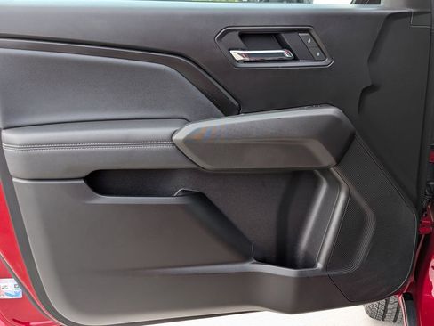 Used 2025 Chevrolet Colorado LT w/ LT Convenience Package RWD image 10