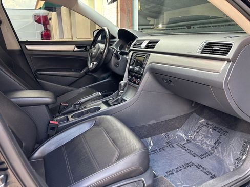 Used 2014 Volkswagen Passat TDI SE image 12