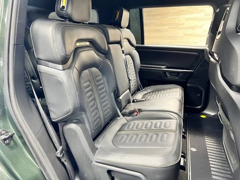 Used 2025 Rivian R1S Adventure AWD/4WD image 18
