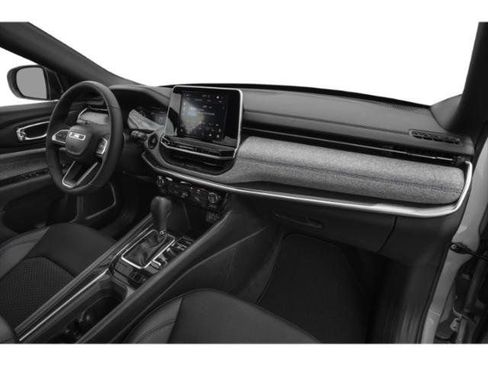 Used 2025 Jeep Compass Latitude w/ Sun & Sound Group AWD/4WD image 16