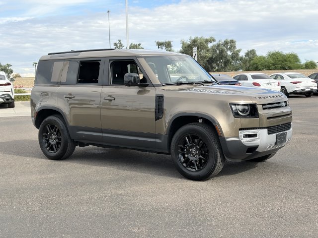 Used 2025 Land Rover Defender 110 S AWD/4WD image 4