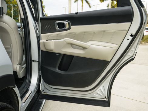 Used 2023 Kia Sorento SX Prestige image 36