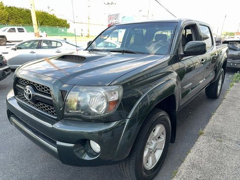 Used 2011 Toyota Tacoma 4x4 Double Cab w/ TRD Sport Pkg image 5