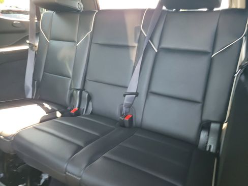 Used 2023 Cadillac Escalade Premium Luxury AWD/4WD image 12