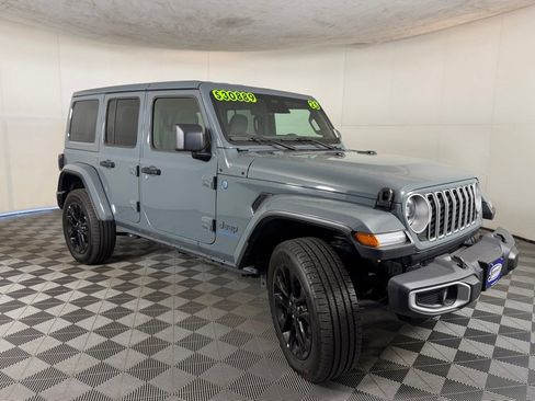 Certified 2025 Jeep Wrangler Unlimited Sahara w/ Safety Group AWD/4WD image 4
