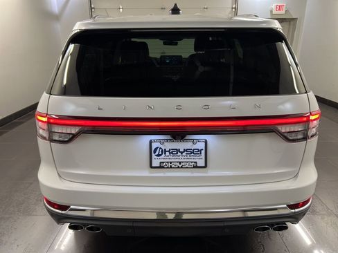 New 2026 Lincoln Aviator AWD image 5